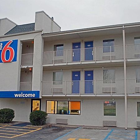 Days Inn By Wyndham Charleston Wv Экстерьер фото