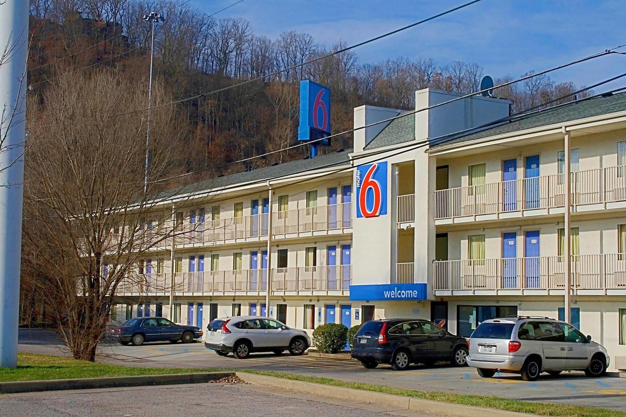 Days Inn By Wyndham Charleston Wv Экстерьер фото