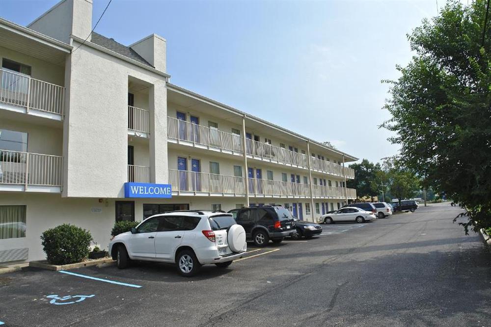 Days Inn By Wyndham Charleston Wv Удобства фото